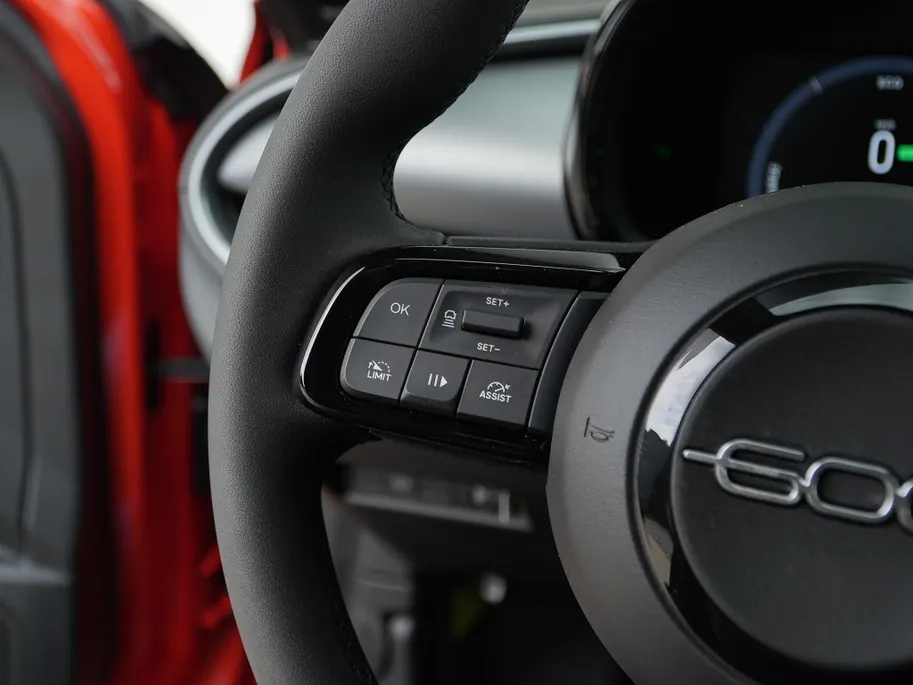 Fiat 600e Sport 54 kWh | Carplay | Camera | Winter | 18'