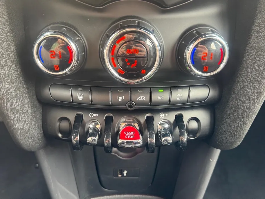 MINI Cooper 1.5 Cooper Business Edition Automaat | Navi | Clima | Cruise Control | LM Velgen | LED-Koplampen