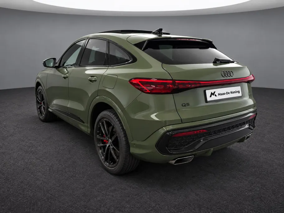 Audi Q5 Sportback e-hybrid quattro S edition Competition 367 PK · Glazen panoramadak · Head-up display · B&O premium 3D