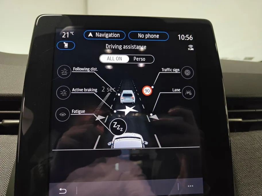 Renault Clio 1.6 E-Tech Full Hybrid 145 techno AUTOMAAT NAVI AIRCO CAMERA PARKEERSENSOREN CRUISE CONTROLE APPLE CARPLAY ANDROID AUTO DEALER ONDERHOUDEN ZEER MOOIE AUTO