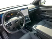 Renault Megane E-Tech comfort range iconic 60 kWh | Stuur & Stoelverwarming | Elektrische Stoelverstelling | Sfeerverlichting | Apple Carplay & Android Auto | Harman & Kardon Audio | Camera | Navigatie | Parkeersensoren | Rijdende Demo