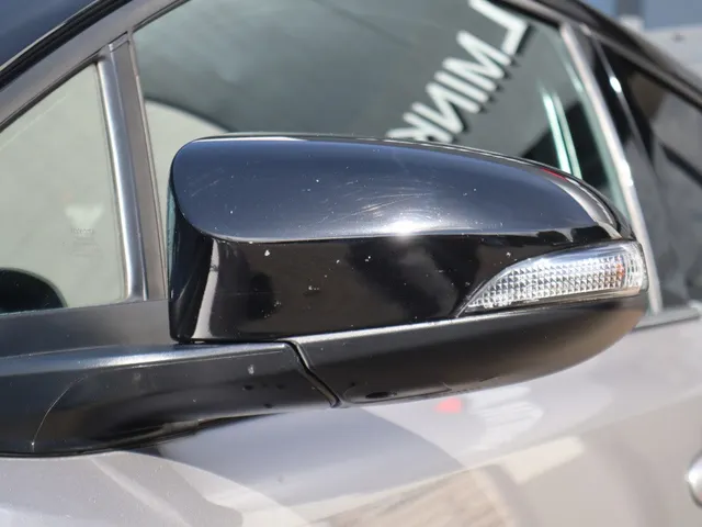 Toyota C-HR 1.8 Hybrid Bi-Tone Trekhaak | Leder | Blindspot | Stoelverwarmin