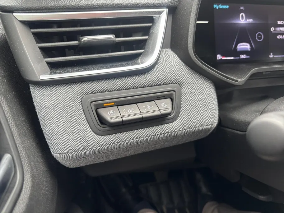 Renault Clio 1.6 E-Tech Full Hybrid 145 techno AUTOMAAT AIRCO CRUISE CONTROLE PARKEERSENSOREN APPLE CARPLAY ANDROID AUTO ZEER MOOIE AUTO DEALER ONDERHOUDEN