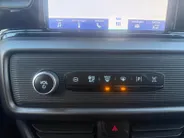 Ford Tourneo Courier 1.0 EcoBoost | Apple Carplay/Android Auto | Navigatie | Camera | Climate Control | Parkeersensoren | Stuurbediening | Hoge Instap