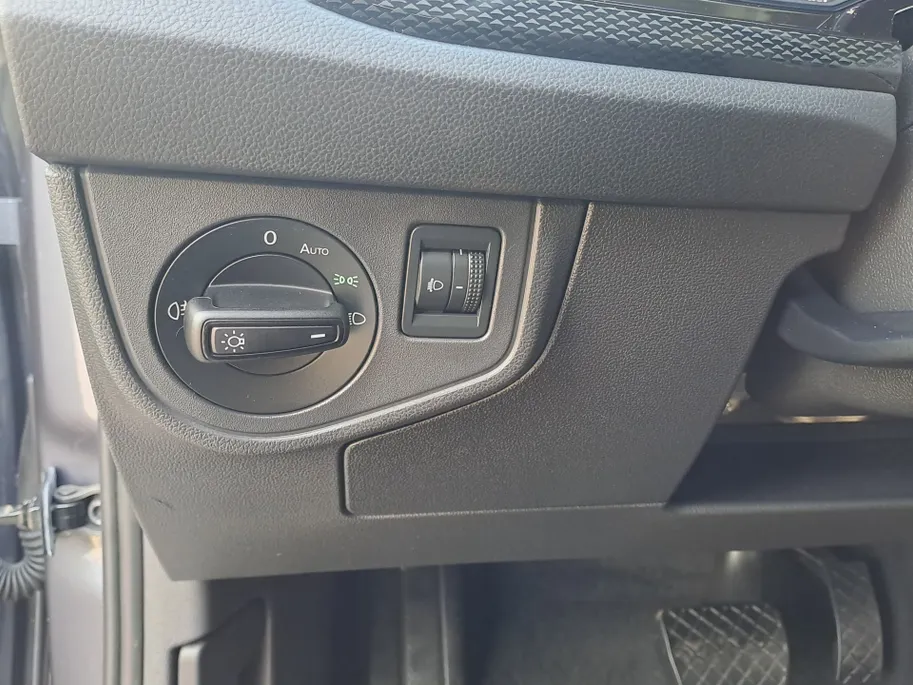 Volkswagen Taigo 1.0 TSI Life | Automaat | Apple Carplay/Android Auto | Navi  | Cruise control adaptief | Camera | Voorstoelen verwarmd