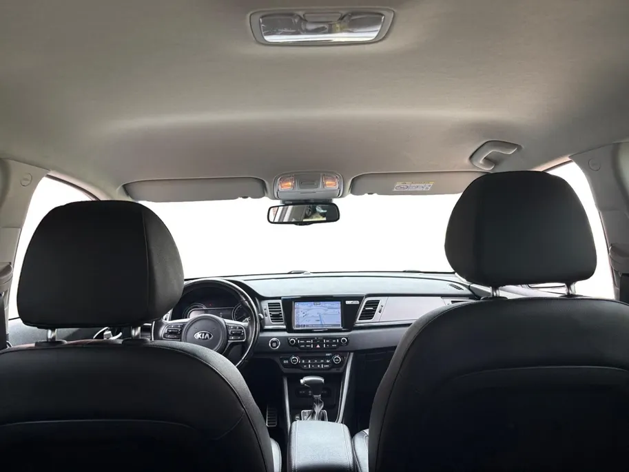Kia Niro 1.6 GDi Hybrid ExecutiveLine | Trekhaak | Stoel verwarming en koeling | Lederen bekleding | Navigatie | Dodehoek detectie | Apple Carplay / Android Auto | Verbruik 1 op 20!