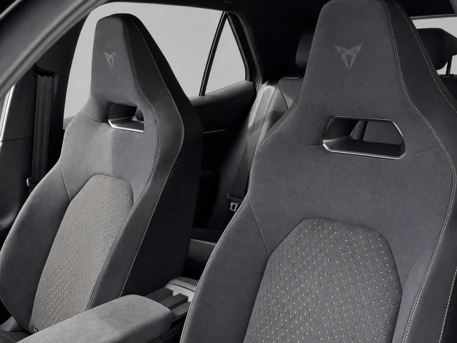 CUPRA Born Performance 61 kWh 190 PK l 19' Storm Copper l Side Assist l Elektrische stoelen l Leverbaar per November