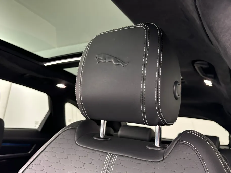 Jaguar F-PACE 2.0 P400e R-Dynamic HSE Black Pack | Panoramadak | Massagestoelen + Ventilatie | Head-Up Display