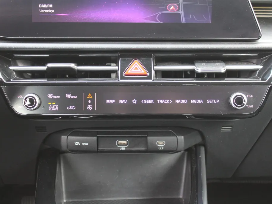 Kia Niro 1.6 GDi Hybrid DynamicLine | Camera | Cruise adapt. | Clima | 16' LM | Navi | Keyless |