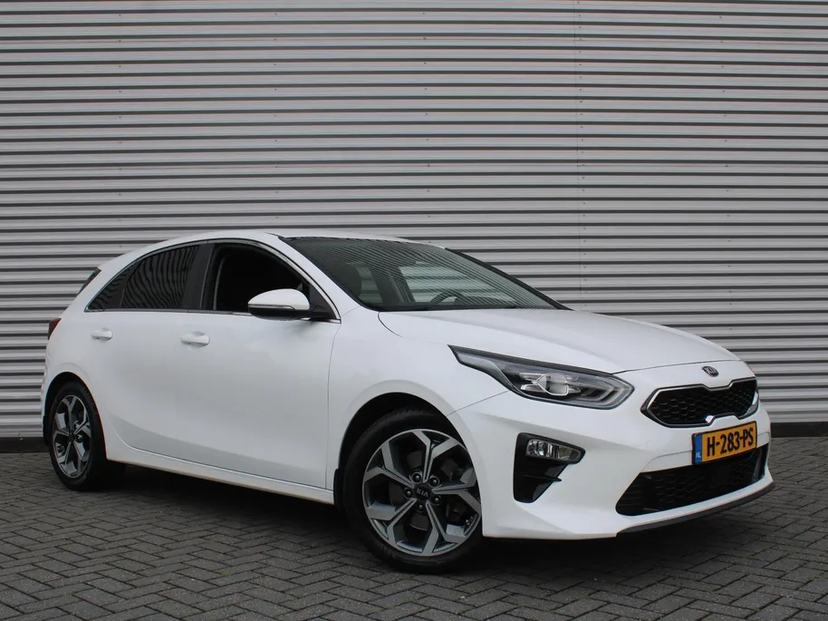 Kia Ceed 1.4 T-GDi DynamicPlusLine | 17 inch | Navi | Camera | Trekhaak | Stoel- Stuurverwarming |