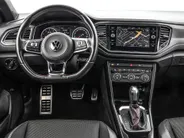 Volkswagen T-Roc 1.5 TSI 150pk Sport Business R · Panoramadak · Camera · Standkachel · Stoelverwarming · Navigatie · 19' Velgen · Elek. Inklapbare Spiegels ·
