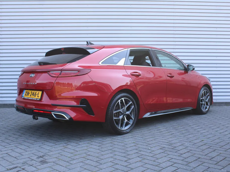 Kia ProCeed 1.4 T-GDI GT-Line | Trekhaak | Stuur-/stoelverwarming | Schuifdak | Camera | Cruise | Navi | 17" LM | Clima | LED |