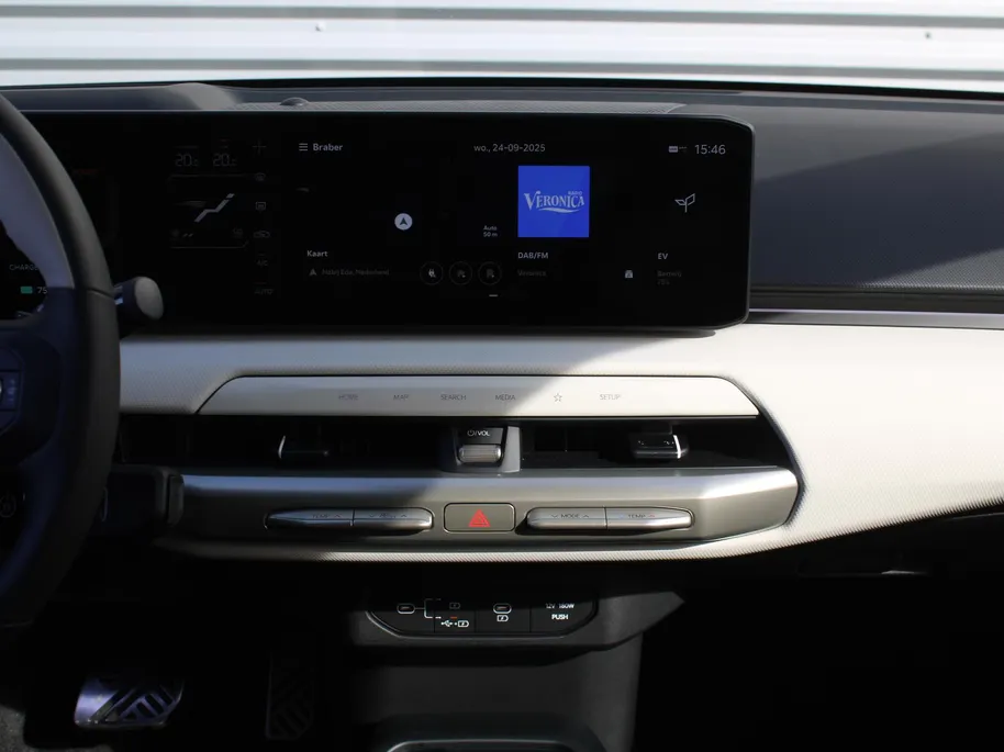 Kia EV4 Fastback GT-PlusLine 81.4 kWh | Schuifdak | Stuur-/stoelverwarming + ventilatie | Camera rondom | Elek. stoelverstelling | Leer | HUD | LED | 19' LM |