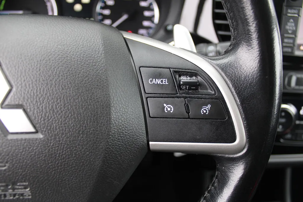 Mitsubishi Outlander 2.0 PHEV Business Edition X-Line | Navi | Clima | Camera | Trekhaak | Keyless | 18' LM |