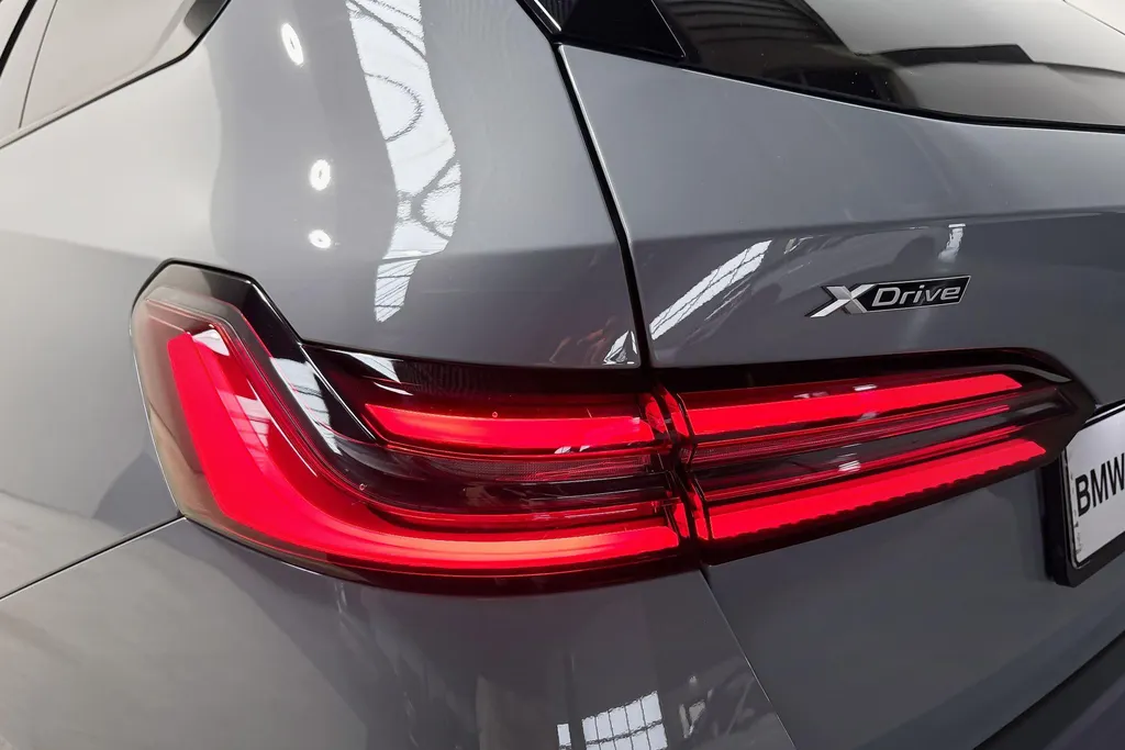BMW 5 Serie Touring 550e xDrive