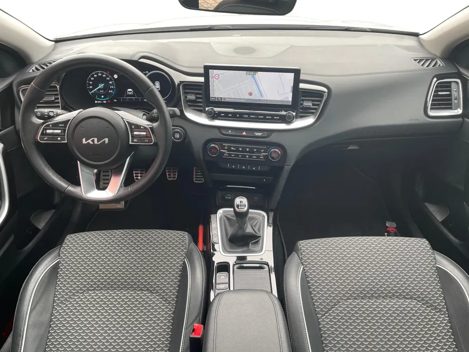 Kia Ceed Sportswagon 1.0 T-GDi ExecutiveLine | Navigatie| Climate Control| Cruise Control| Stoel verwarming| Stuur verwarming| Camera| elec. stoel met geheugen| JBL speakers| Schuif en kanteldak!