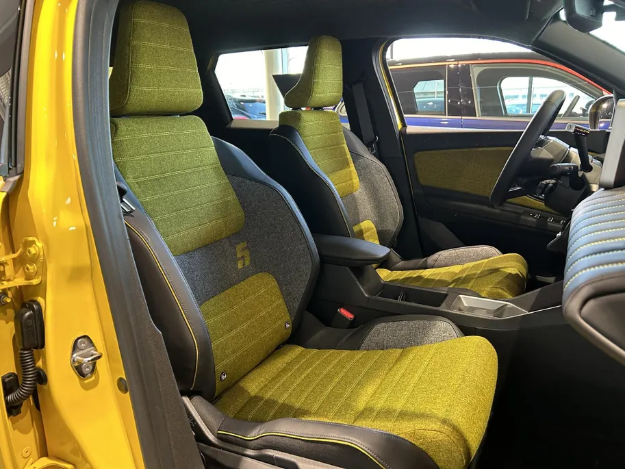 Renault 5 (Z&Z Renault Private Lease actie vanaf €531,-) comfort range iconic cinq 52 kWh | Wij maken graag een Private Lease offerte op maat voor u |