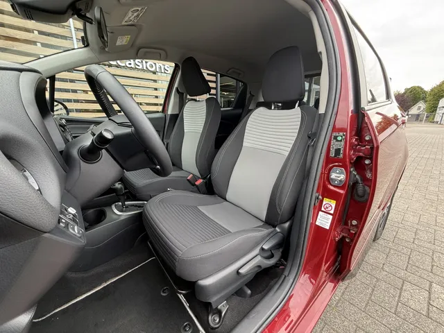 Toyota Yaris 1.5 Hybrid Dynamic | All Seasons | Stoelverwarming