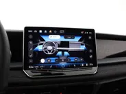 Volkswagen Tayron 1.5 204pk DSG eHybrid R-Line Edition · Panoramadak · 360 Camera · Inklap. Trekhaak · Matrix LED · Dodehoeksensor · Keyless · Garantie t/m 04-08-2029 of 100.000km