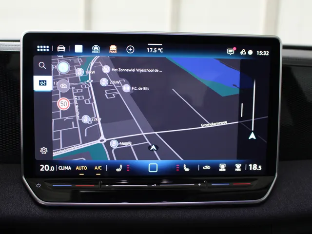 Volkswagen Tiguan 1.5 eTSI Automaat Navigatie | Trekhaak | Stoelverwarming | Lichtmetalen velgen