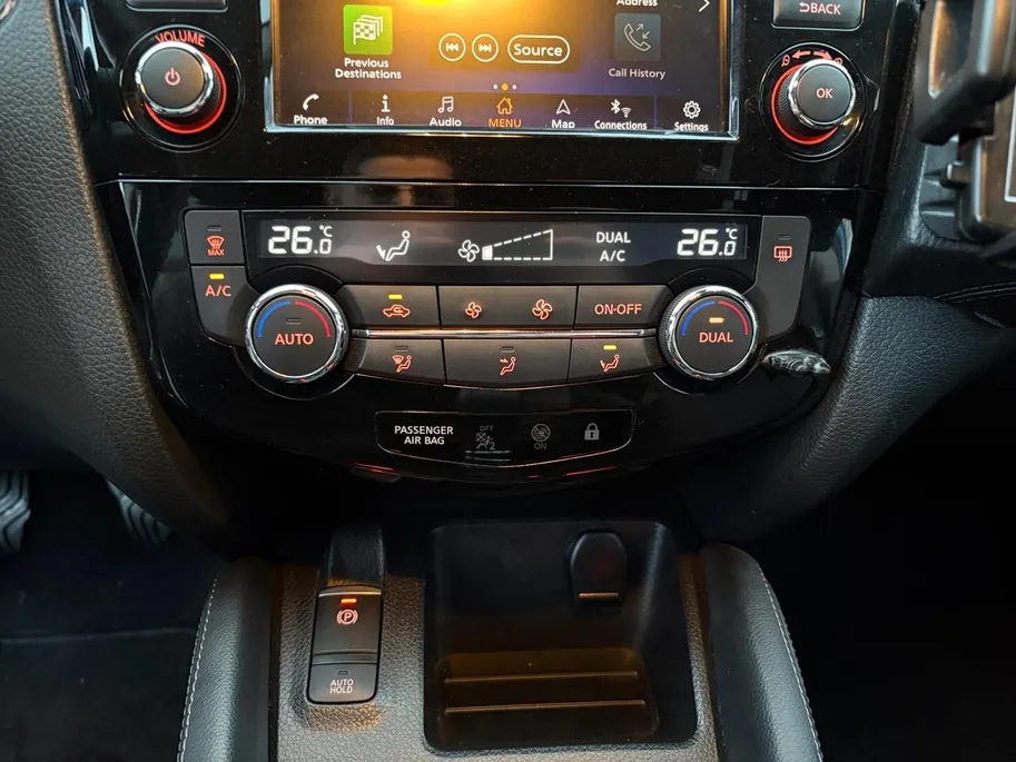 Nissan QASHQAI 1.3 DIG-T N-Connecta | Trekhaak | Navigatie | Camera | Stoelverwarming | Apple Carplay/Android Auto |  Lichtmetalen Velgen |