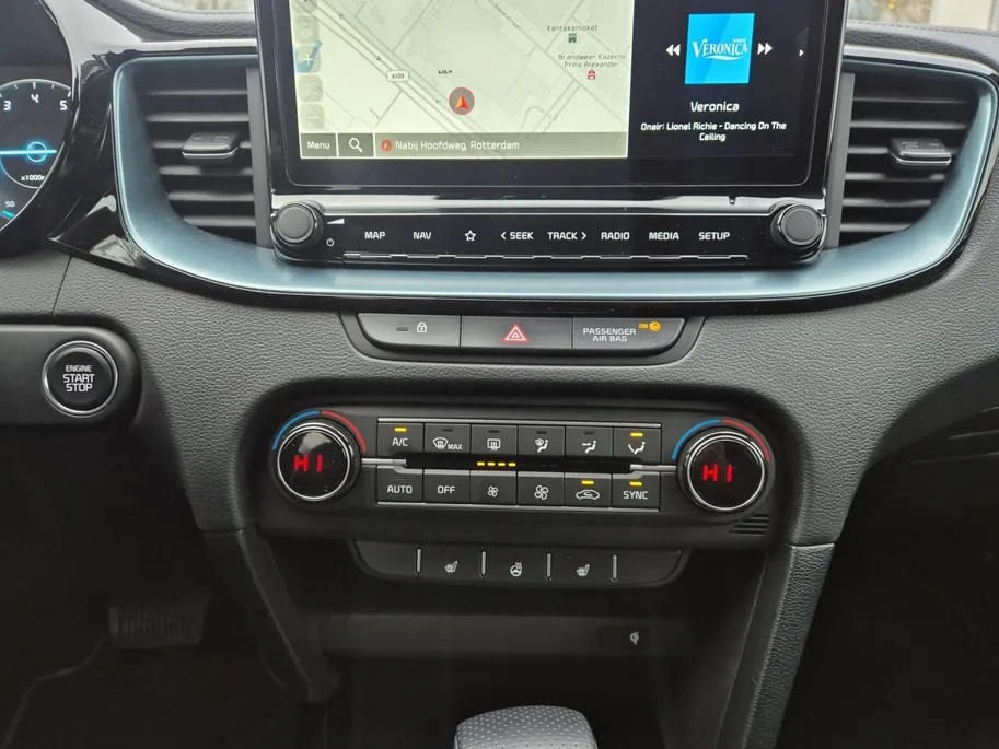 Kia Ceed 1.0 T-GDi MHEV Design Edition Automaat | Navi | Climate Control | Camera | LM Velgen | Stoelverwarming-/Stuurverwarming | Apple Carplay & Android Auto