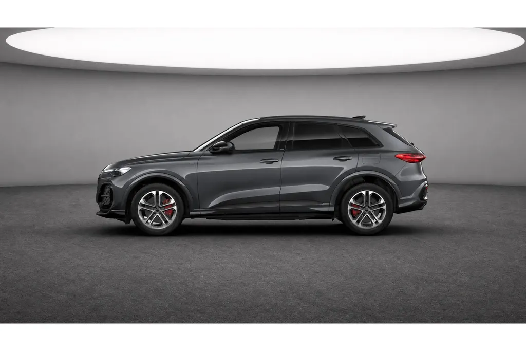 Audi Q5 2.0 TFSI e-hybrid quattro S edition Competition 367 PK · Glazen panoramadak · Tech pro · B&O premium 3D