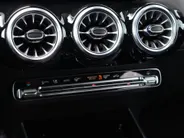 Mercedes-Benz GLA 250 e Business Solution AMG l Keyless l Panoramadak l Stoelverwarming
