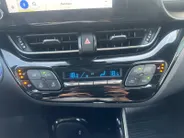Toyota C-HR 1.8 Hybrid Dynamic | Climate | Adap cruise | LM Velgen 18'| Apple CP / Android auto |