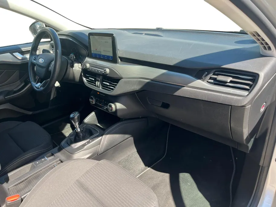 Ford Focus 1.0 EcoBoost Titanium Business | Dealer onderhouden | NL auto | Adapt. cruise control | Winter pack | Parkeersensoren voor en achter | Achteruitrijcamera | B&O audio | 17' lichtmetalen velgen | Bovag garantie |