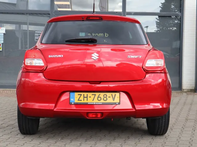 Suzuki Swift 1.2 Select Carplay | Camera