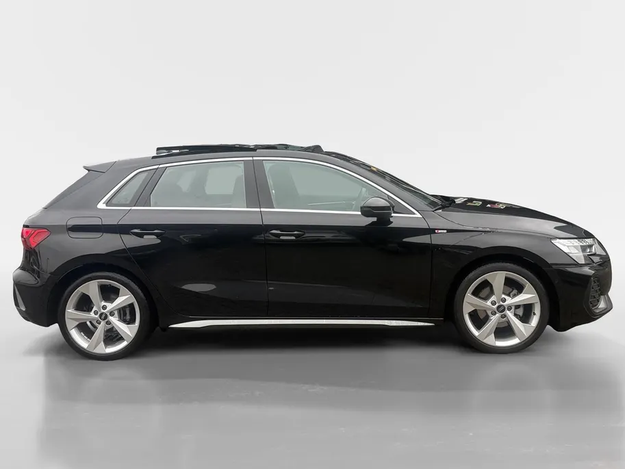 Audi A3 Sportback 35 TFSI S edition | 3X S Line | Schuif-Kantel Dak | Sportstoelen | SONOS | Camera | Stoelverwarming | Apple Carplay | Adaptief Cruise Control | Climate Control