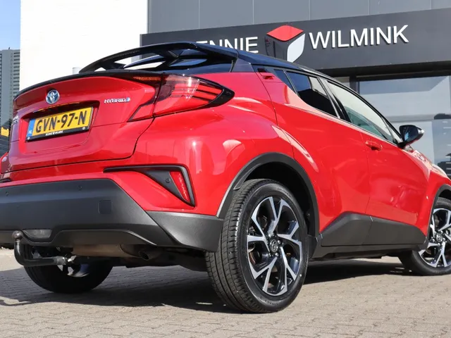 Toyota C-HR 1.8 Hybrid Style Bi-tone | Stuur en stoelverwarming | Blindspot | Trekhaak