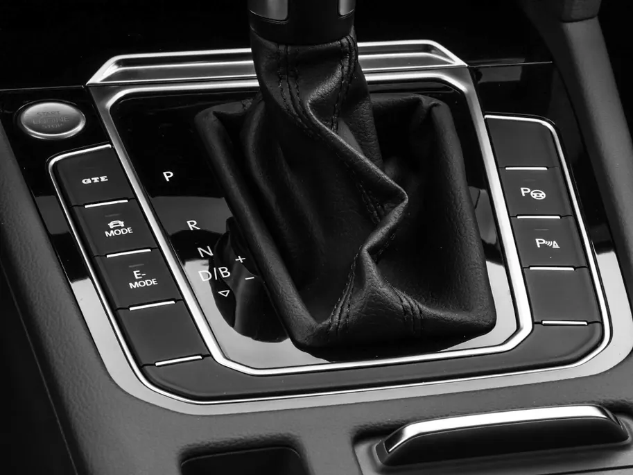 Volkswagen Arteon 1.4 TSI PHEV 218pk DSG eHybrid Elegance Business · Wegklapbare Trekhaak · Camera · Apple/Android Car Play · Dodehoek Detectie · Navigatie · 18'' Inch · EXTRA INRUILKORTING ·