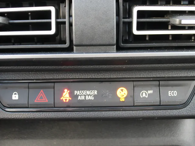 Dacia Sandero 1.0 TCe 90 PK LPG G3 Expression | Trekhaak | Camera achter | Airco | 12V aansluiting in kofferbak | Dode hoe detectie |