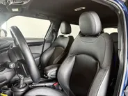 MINI Cooper 5-deurs Cooper S Chili Red John Cooper Works Uitvoering