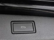 Volkswagen Tiguan 1.5 eHybrid 272pk DSG R-Line Business · Trekhaak · Panoramadak · Dodehoeksensoren · Apple/Android Car Play · Camera · Garantie t/m 23-08-2028 of 100.000km