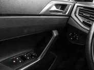 Volkswagen Polo 1.0 TSI 110pk DSG R-Line · Camera · Matrix LED · Stoelverwarming · Apple/Android Car Play · Sportstoelen · 16'Velgen · Stoelverwarming ·