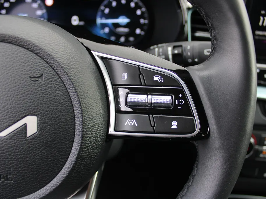 Kia Ceed Sportswagon 1.0 T-GDi MHEV Design Edition | Stuur-/stoelverwarming | Cruise adapt. | Camera | 16' LM | Elek. achterklep | JBL audio | LED |