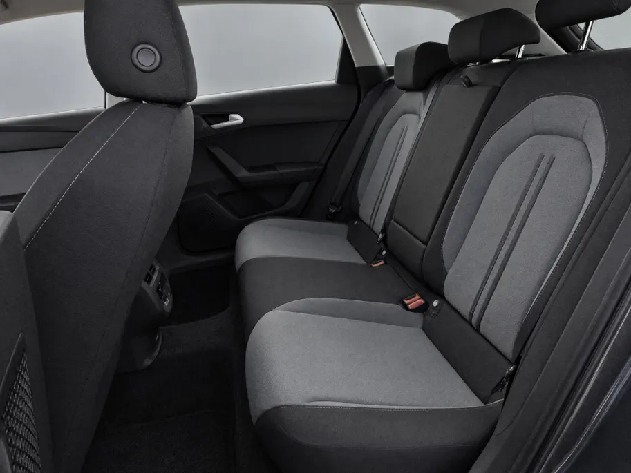 SEAT Leon Sportstourer FR Business 1.5 eHybrid 150 kW / 204 PK Station | Panorama dak | Matrix lichten | Metallic Lak | Herwaardering!!