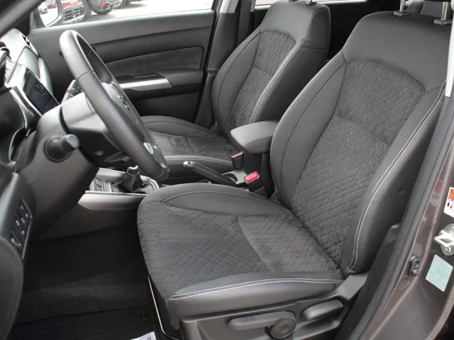 Suzuki Vitara 1.4 Boosterjet Style Smart Hybrid | Alle kleuren leverbaar!