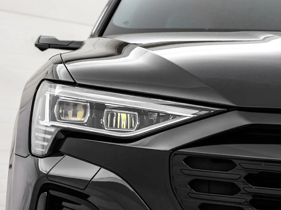 Audi Q8 Sportback e-tron 55 quattro S Edition 408pk / 115 kWh · SOH 93,6% · Panoramadak · 360 Camera · Luchtvering · Keyless · 360 Camera · Keyless · Matrix LED · 22'Velgen ·