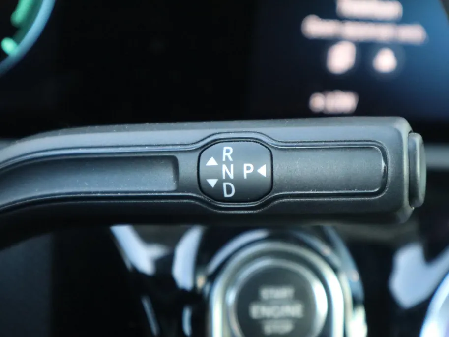 Mercedes-Benz CLA 250 e Premium Plus l Carplay l Privacy glass l Stoelverwarming