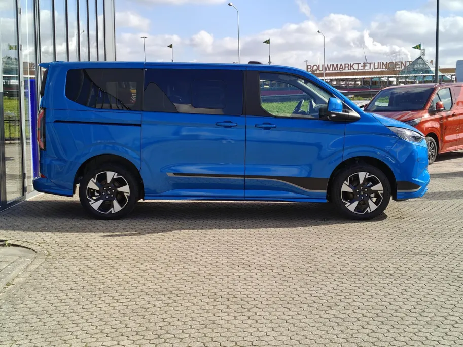Ford Tourneo Custom E-Tourneo 340 L1H1 Sport 65 kWh - 8 PERSOONS - FULL OPTION - PANORAMADAK - ELEK. ZIJ SCHUIFDEUREN - TREKHAAK