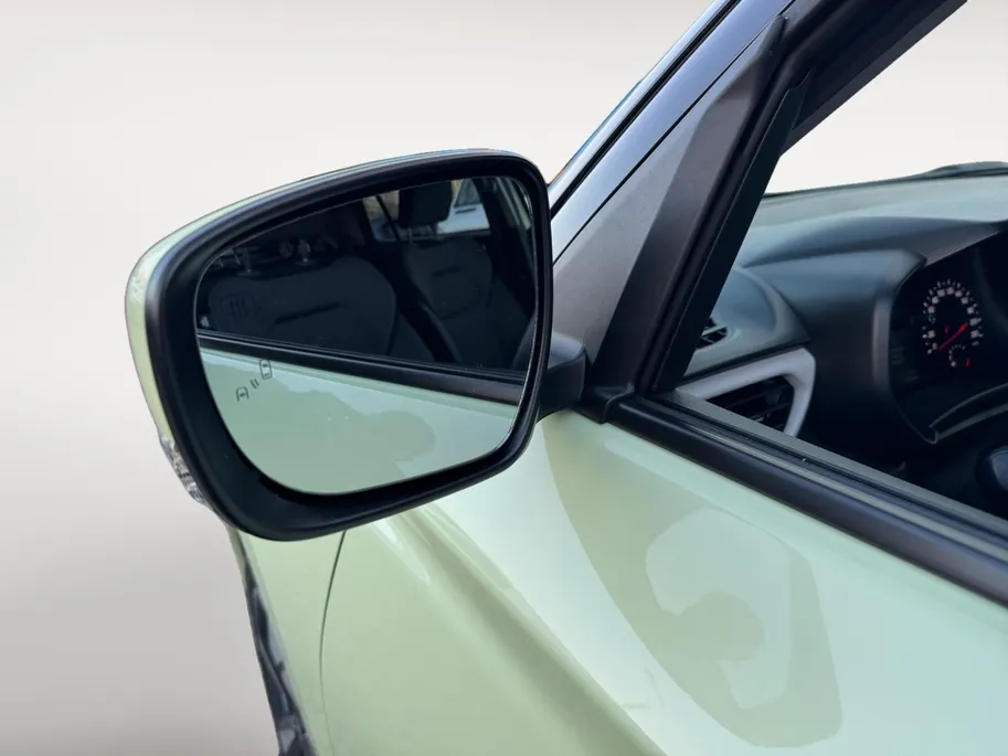 Suzuki Swift 1.2 Style Smart Hybrid | Apple Carplay/Android Auto | Achteruitrij Camera | Adaptive Cruise Control | All-Season | BLISS | LED | LMV 16' | Stoelverwarming |