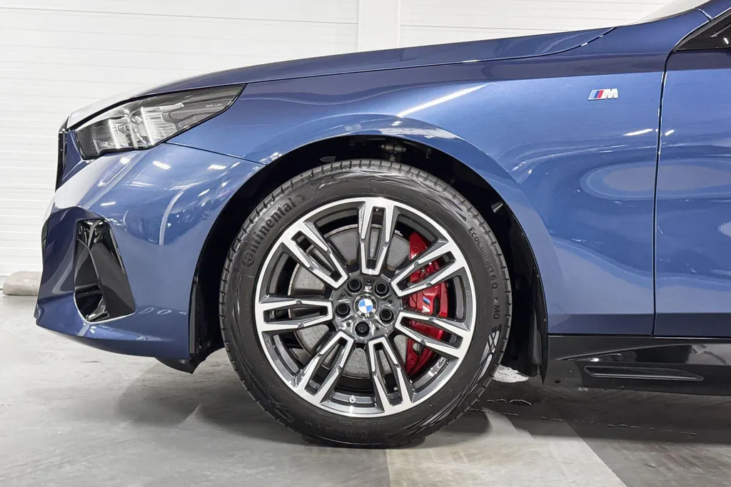 BMW i5 Touring eDrive40