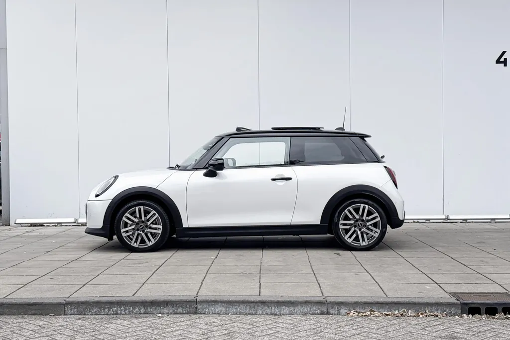 MINI Cooper 3-deurs Cooper C Favoured