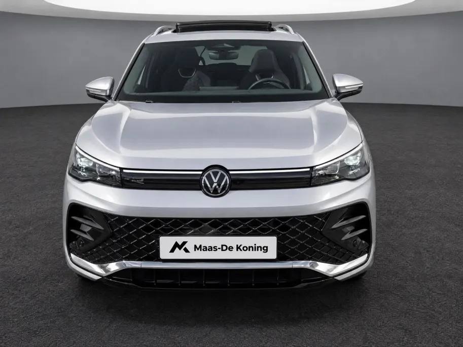 Volkswagen Tiguan 1.5eHybrid 272PK R-Line · Panoramadak · Trekhaak · Camera · Apple/Android Car Play · Garantie t/m 26-06-2030 of 100000km.