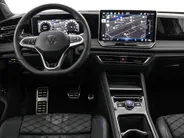 Volkswagen Tiguan 1.5 eHybrid 204pk DSG R-Line Edition · Panoramadak · 360 Camera · Inklap. Trekhaak · Matrix LED · Stuur- & Stoelverwarming + Massage · Achterbank verwarmd · Garantie t/m 09-10-2030 of 100.000km