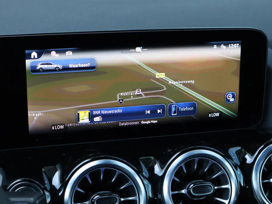 Mercedes-Benz B-Klasse 180 AMG Line l Keyless l Achteruitrij camera l Stoelverwarming l Memory